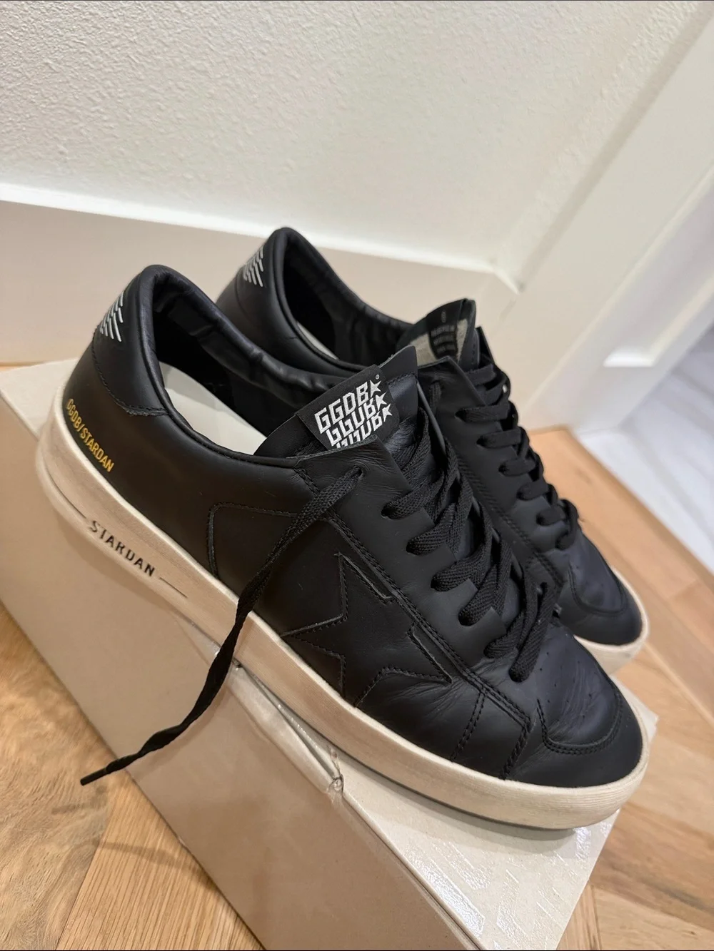 Golden Goose Stardan Men’s Black Leather Low-Top Sneakers size 44